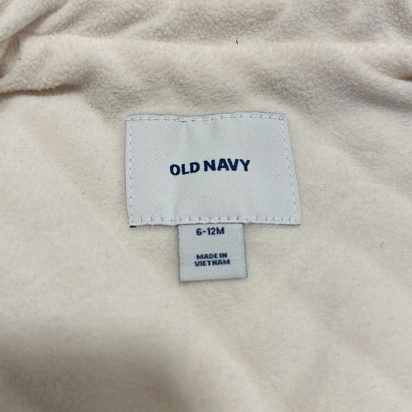 White Old Navy Puffer Vest Size 6-12m - Picture 4 of 5